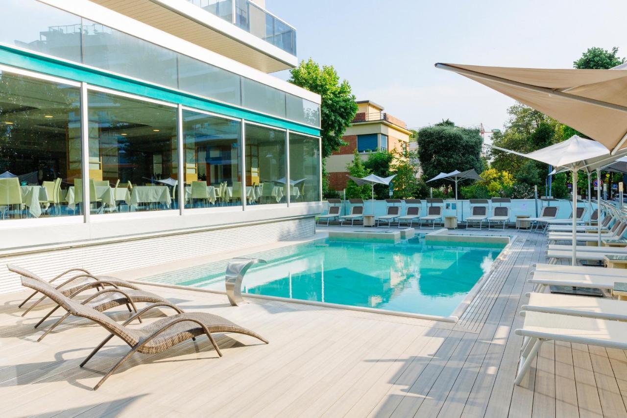 רימיני Aqua Hotel מראה חיצוני תמונה