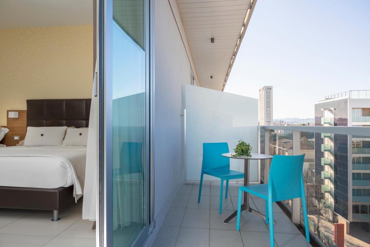 רימיני Aqua Hotel מראה חיצוני תמונה