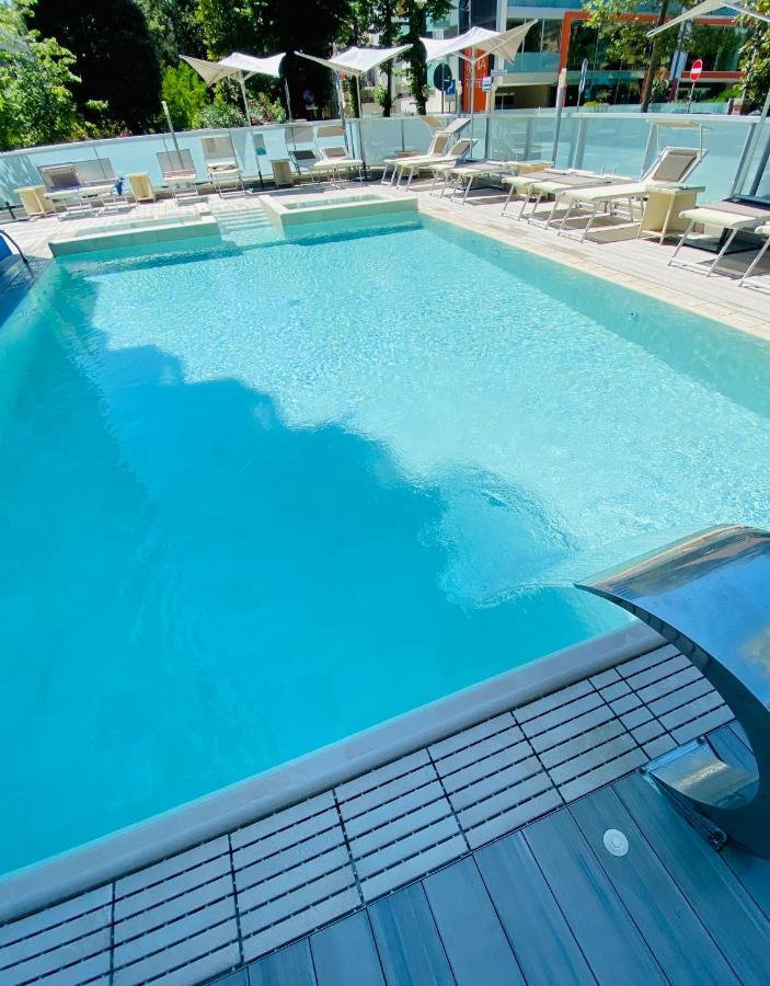 רימיני Aqua Hotel מראה חיצוני תמונה