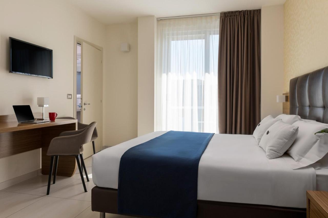 רימיני Aqua Hotel מראה חיצוני תמונה