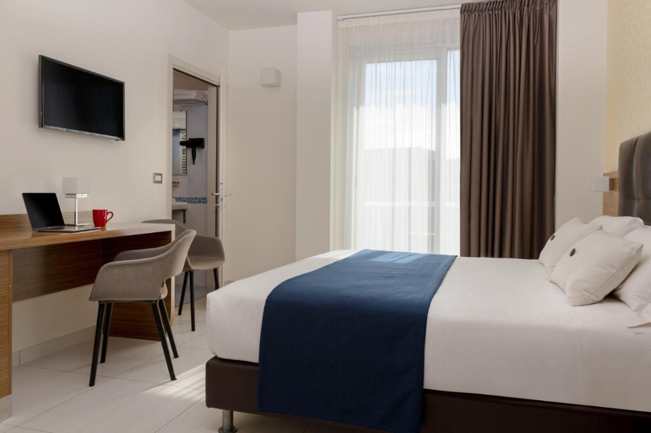 רימיני Aqua Hotel מראה חיצוני תמונה