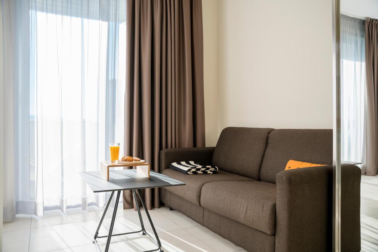 רימיני Aqua Hotel מראה חיצוני תמונה