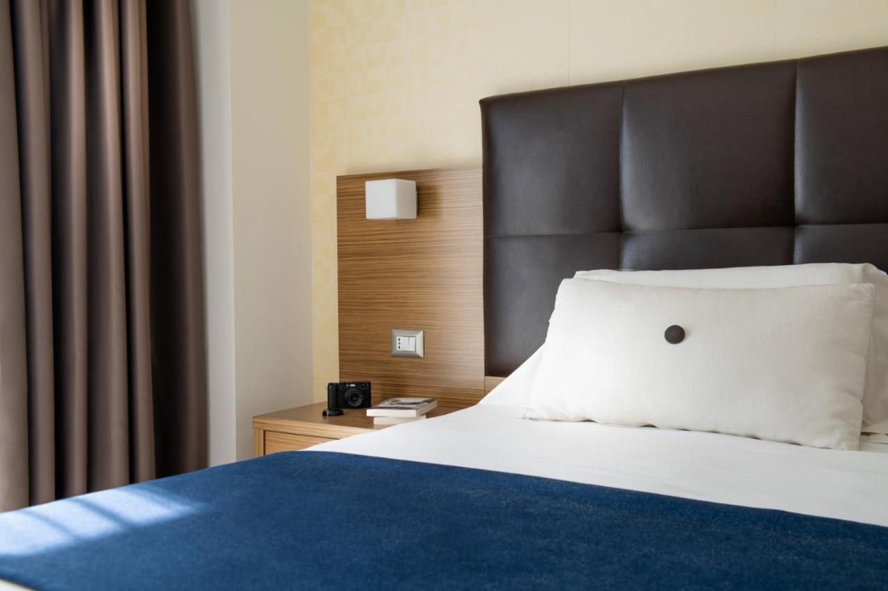 רימיני Aqua Hotel מראה חיצוני תמונה