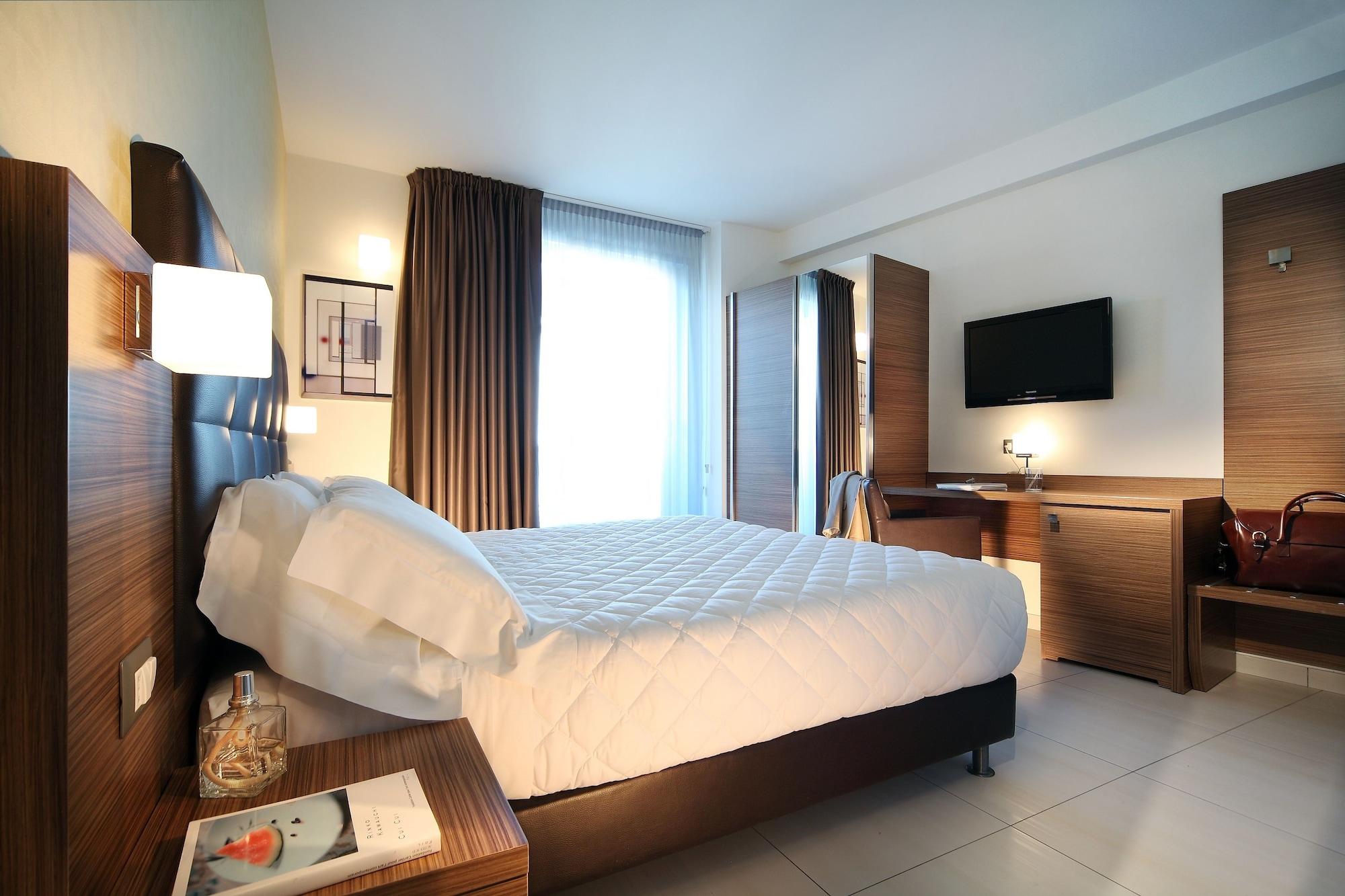 רימיני Aqua Hotel מראה חיצוני תמונה