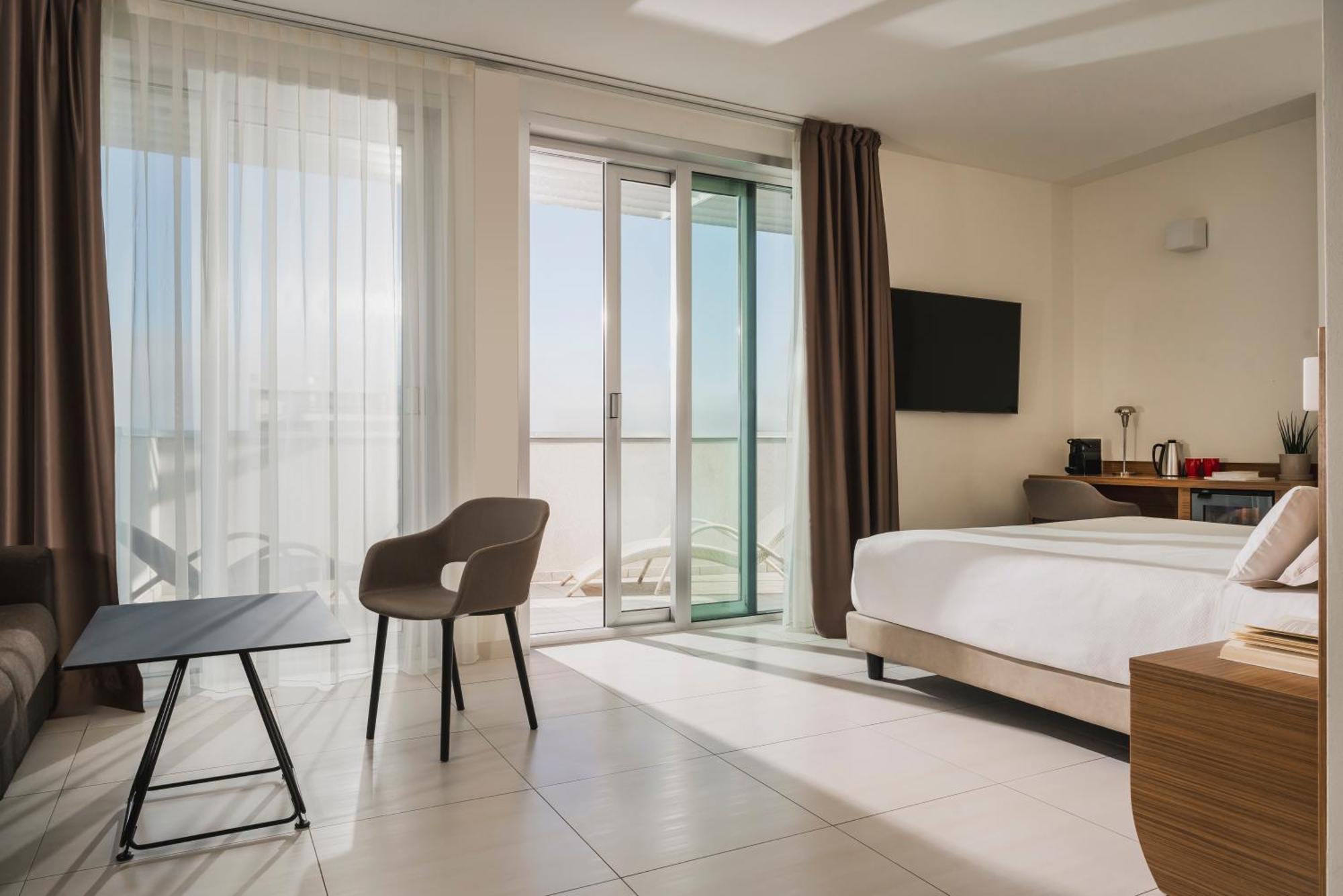 רימיני Aqua Hotel מראה חיצוני תמונה