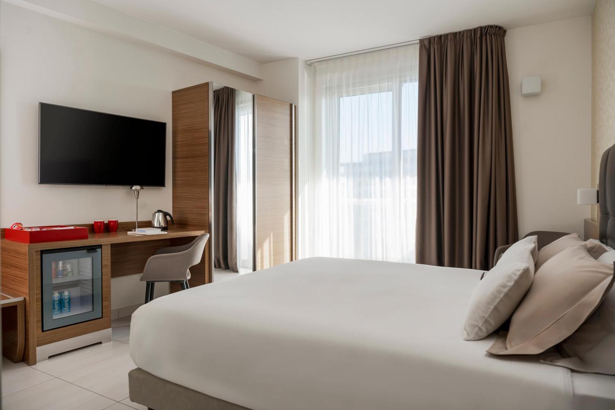 רימיני Aqua Hotel מראה חיצוני תמונה